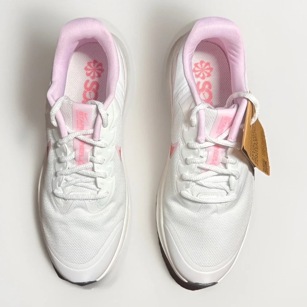 new NIKE STAR RUNNER 3 SE (GS) Size  5.5 Youth